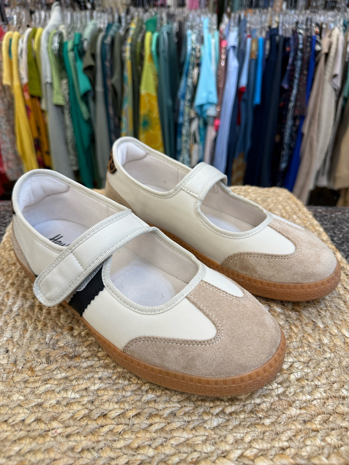 Pre-owned Hey Girl Tan Brown Print Size 9 Shoe