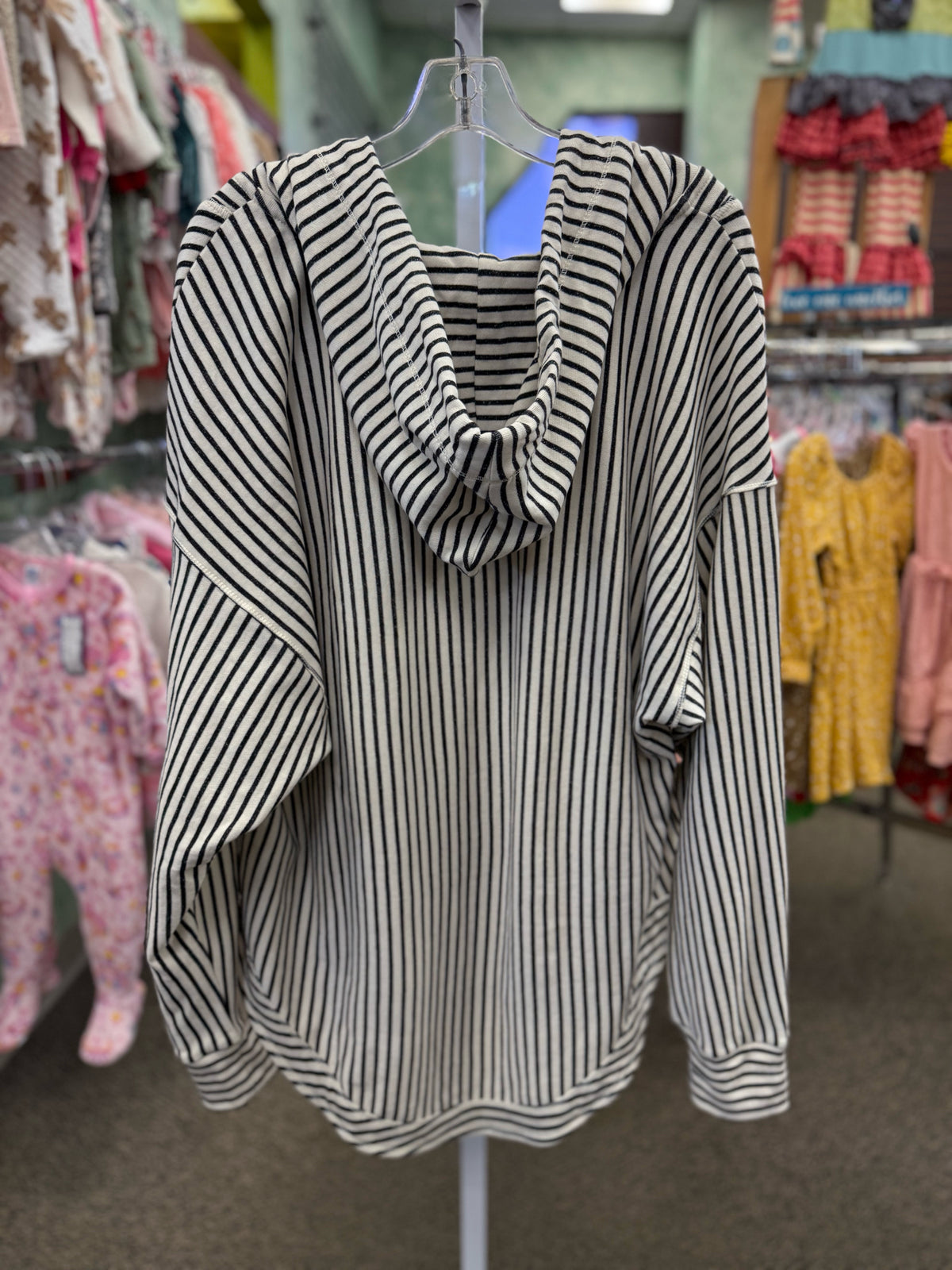 Pre-owned Pilcro Black stripe Cream Size 1X Long Sleeve Pullover