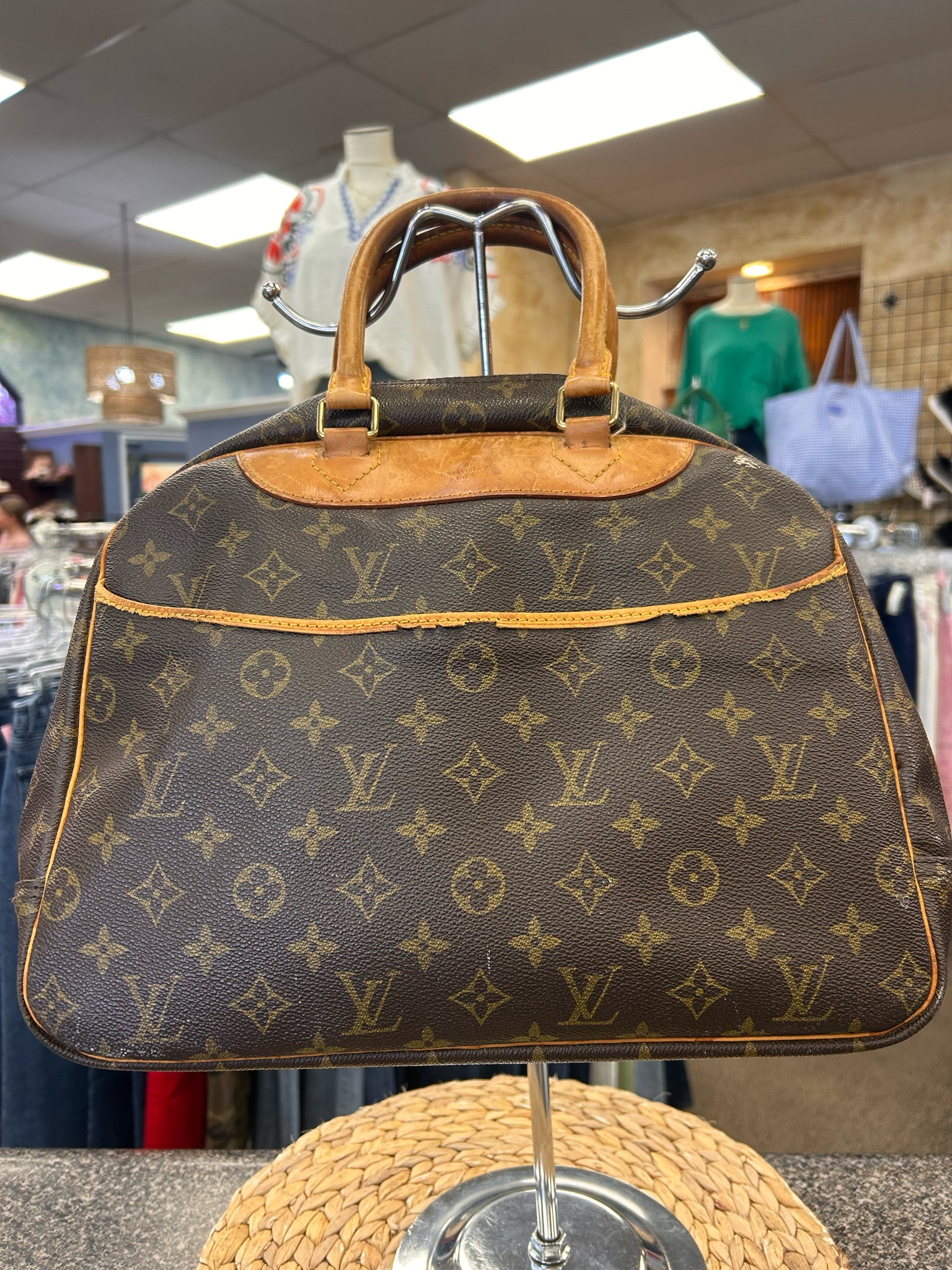 Pre-owned LOUIS VUITTON Brown Crossbody Designer Purse