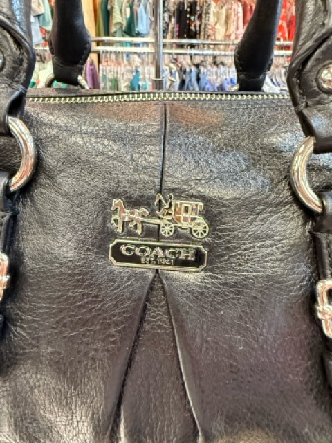 Pre-owned COACH Black L Shoulder Purse