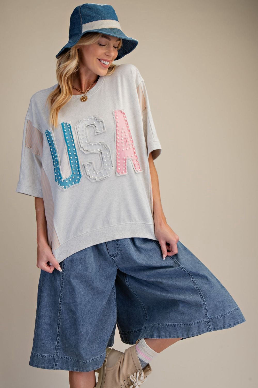 New EASEL White Size: S/M Short Sleeve Blouse