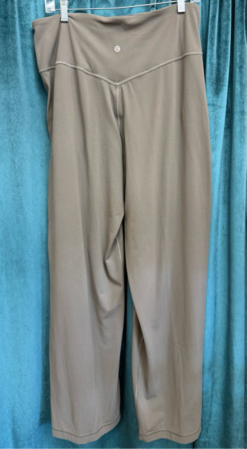 Pre-owned Lululemon Light green Size: 12 Designer Pant