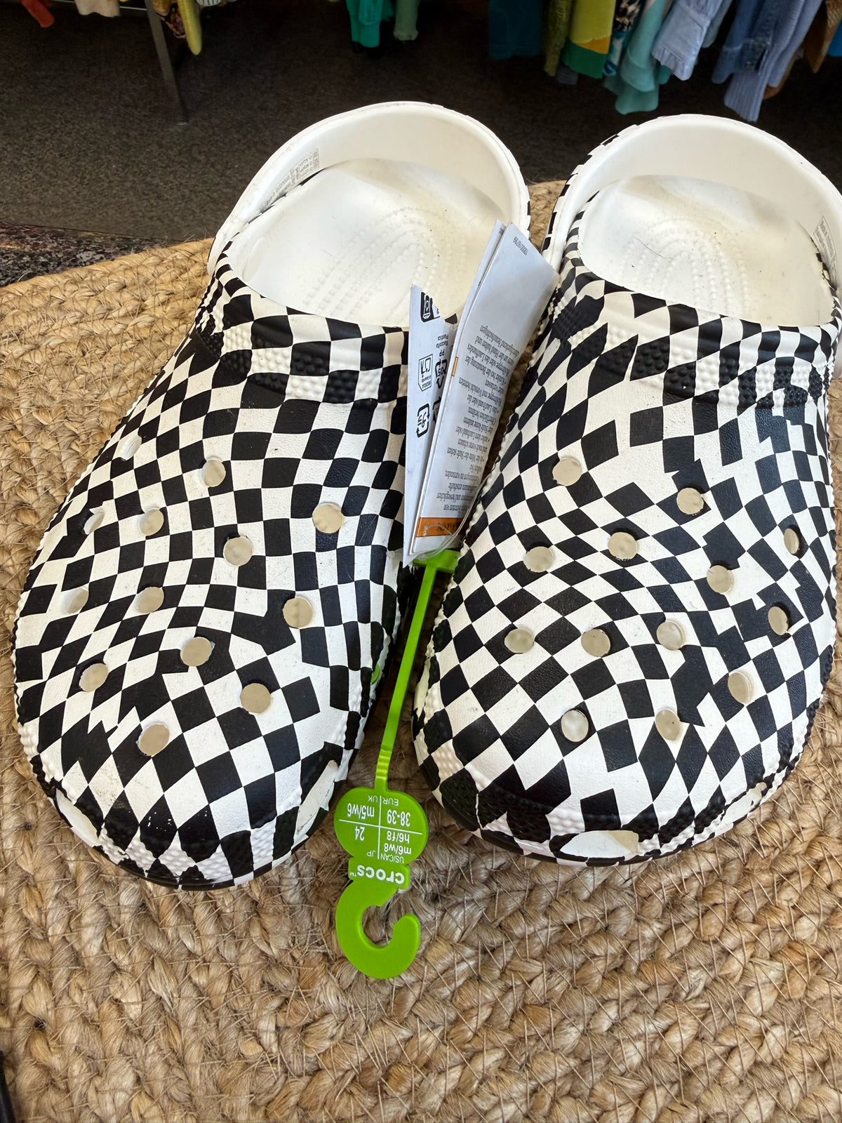 New with Tag CROCS Black check White Size 8 Shoe
