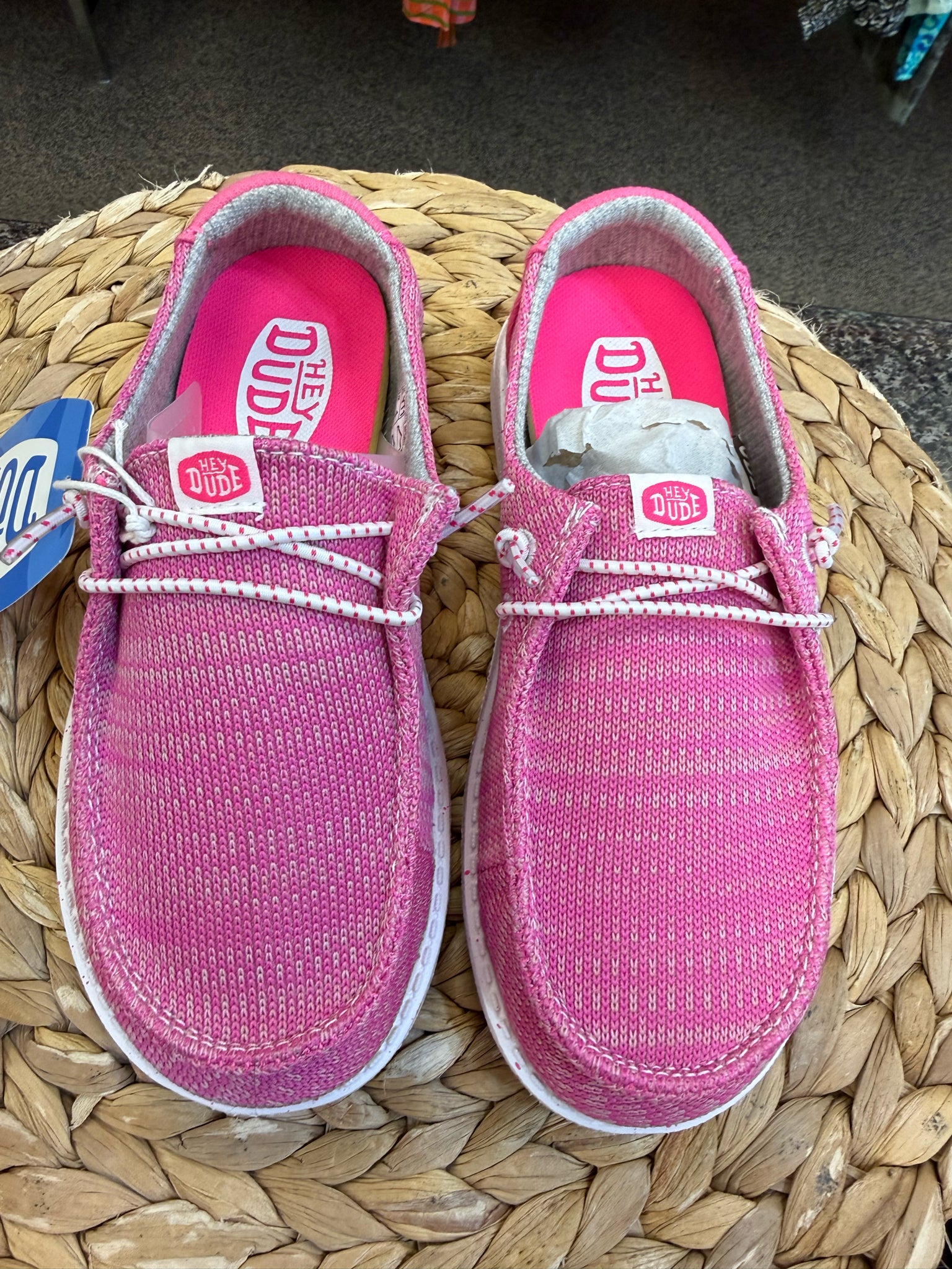 New with Tag HEY DUDE Hot Pink Blend Shoe Size 1 Girls Shoe