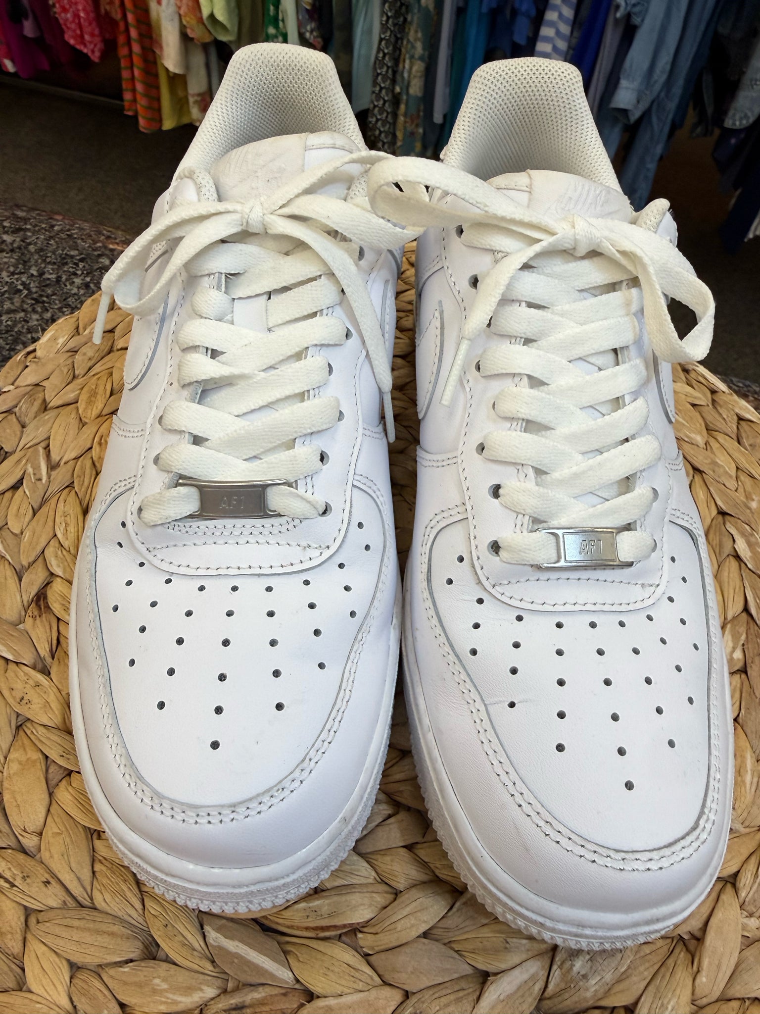 Pre-owned NIKE AIR FORCE White Size 9.5 Designer Sneaker
