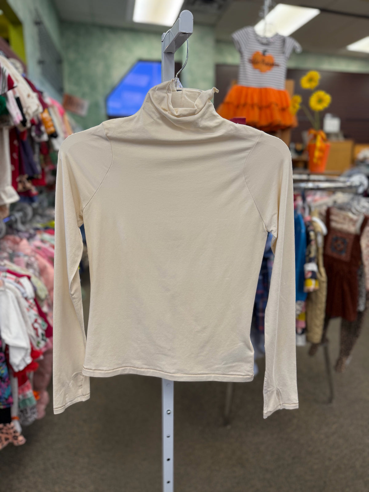 Pre-owned ATHLETA Off white Size 12 Long Sleeve Girls Top