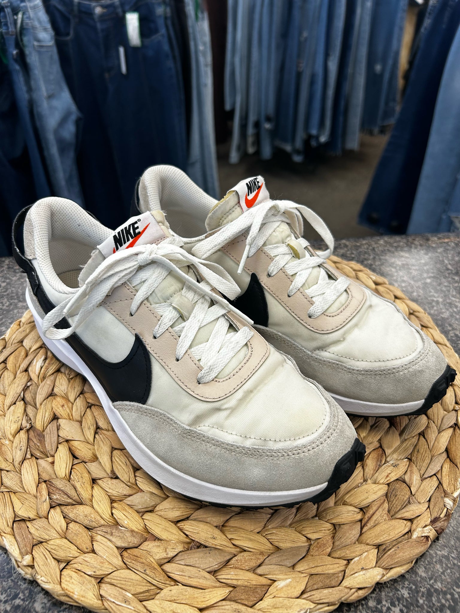 Pre-owned NIKE Cream Black Trim Size 10 Designer Sneaker