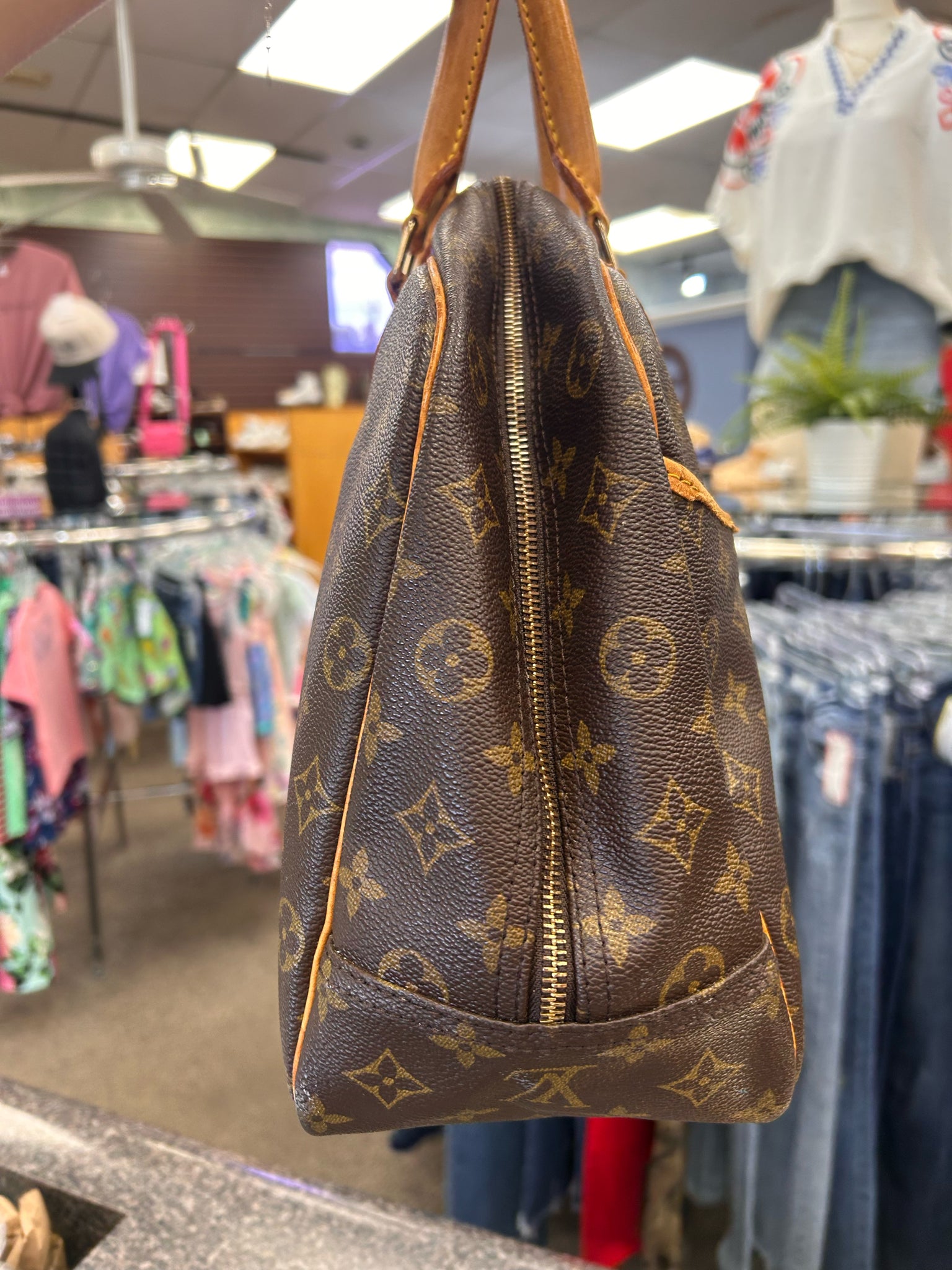 Pre-owned LOUIS VUITTON Brown Crossbody Designer Purse