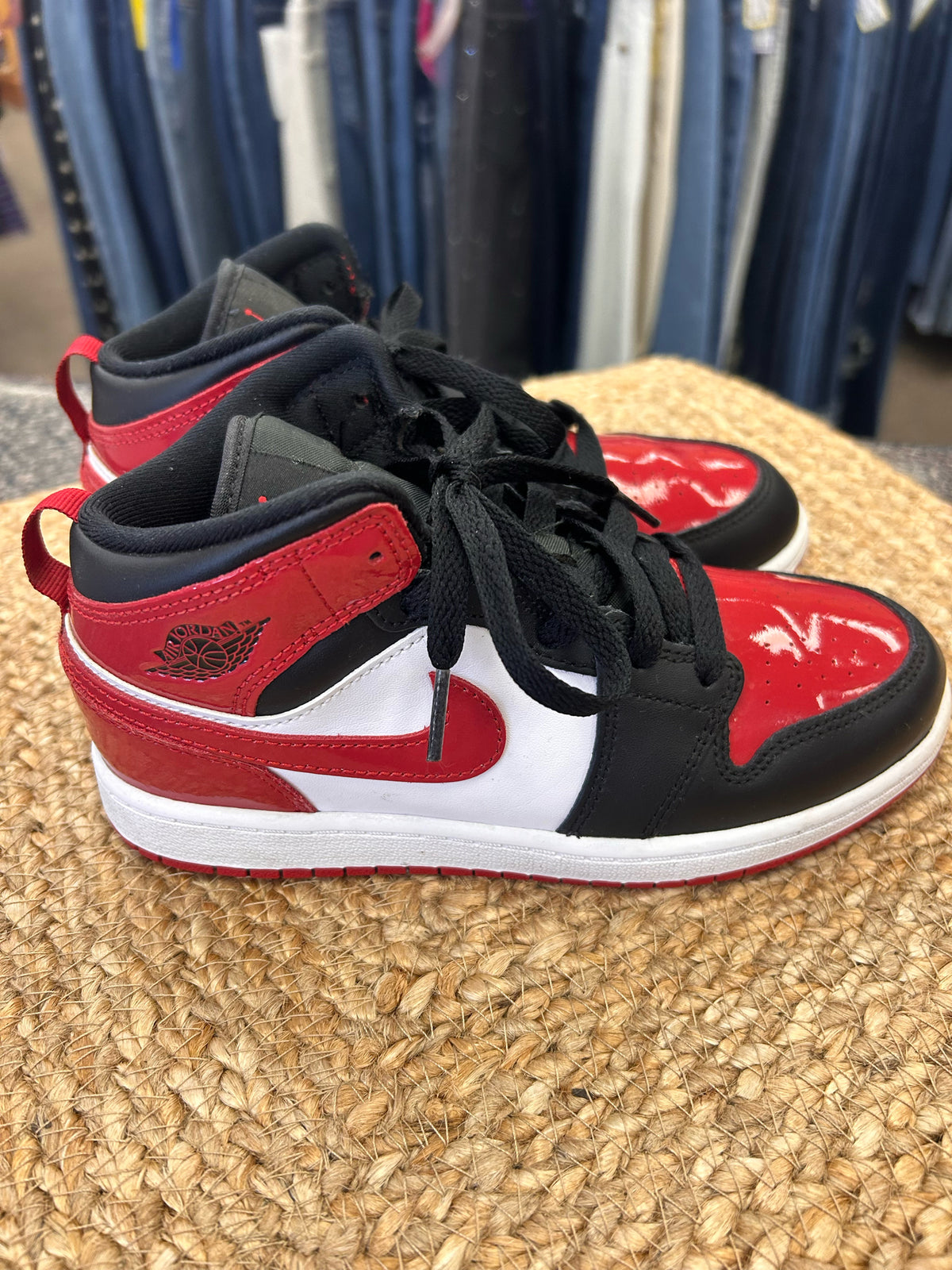 Pre-owned Nike Air Jordan Red Black Trim C-SIZE 2 Boys Designer Sneaker