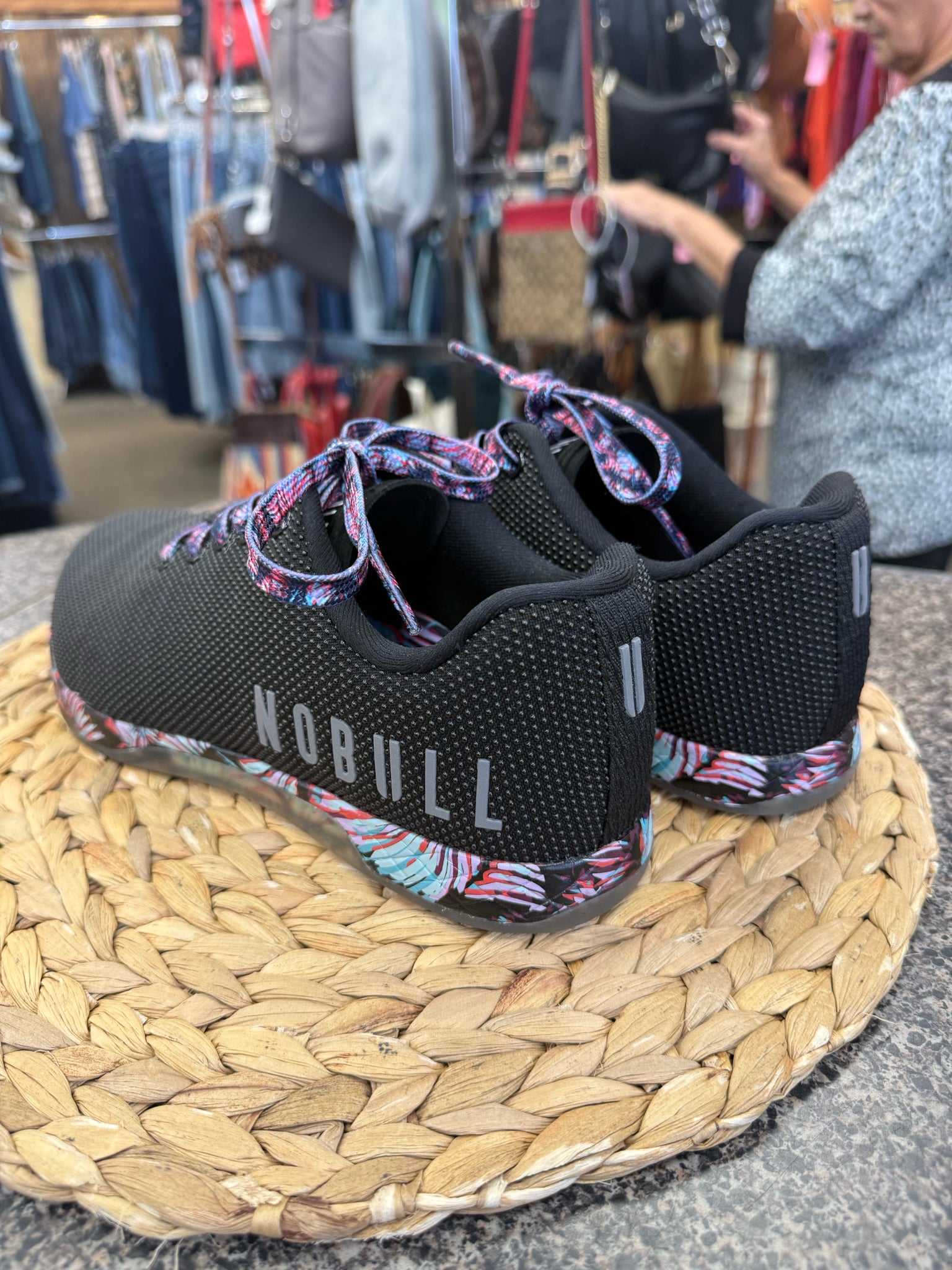 Pre-owned NIKE Pink Light Pink Size 8 Designer Sneaker