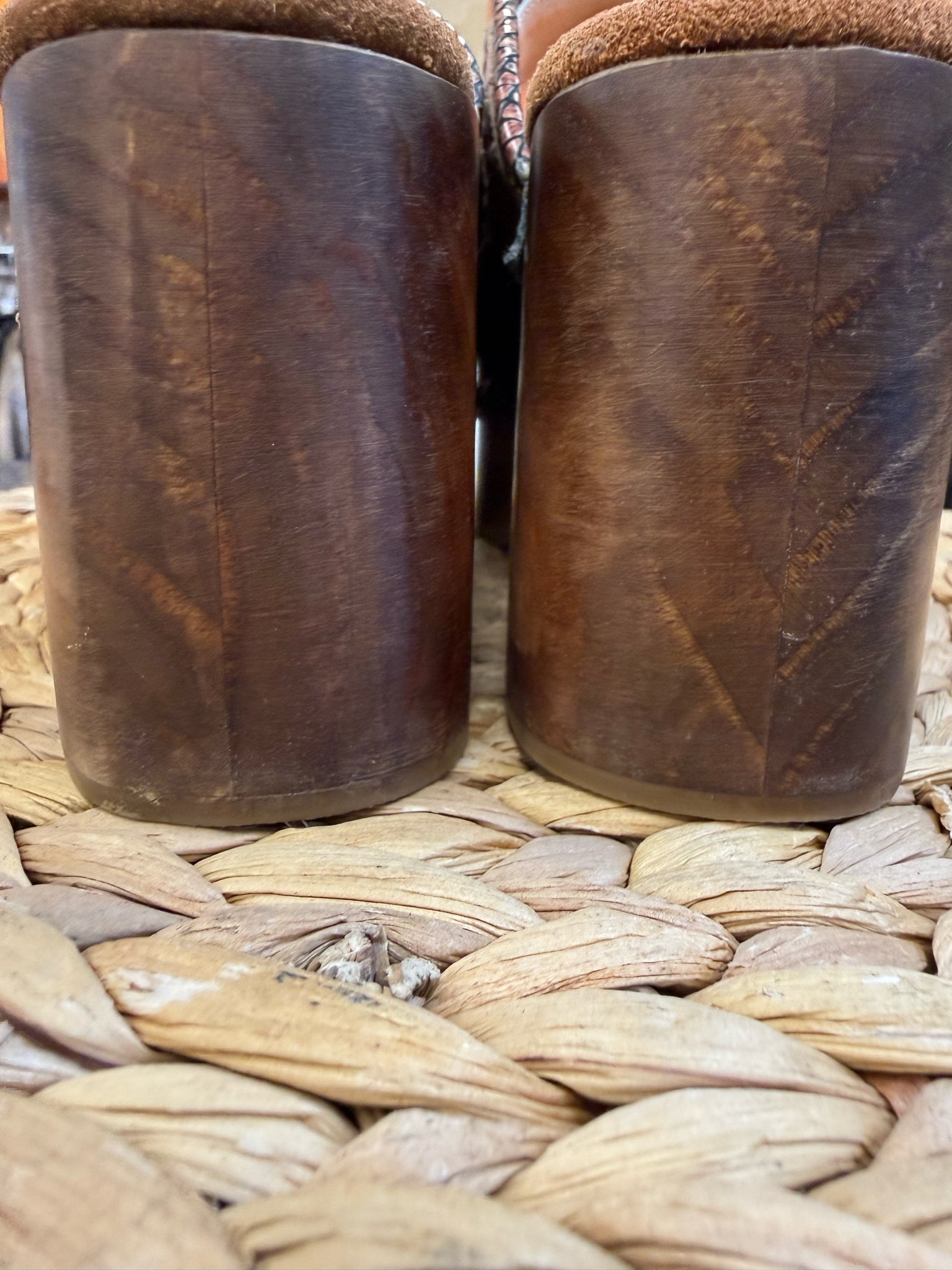 New  Without Tag FREEBIRD BROWN SNAKE Size 8 Designer Shoe