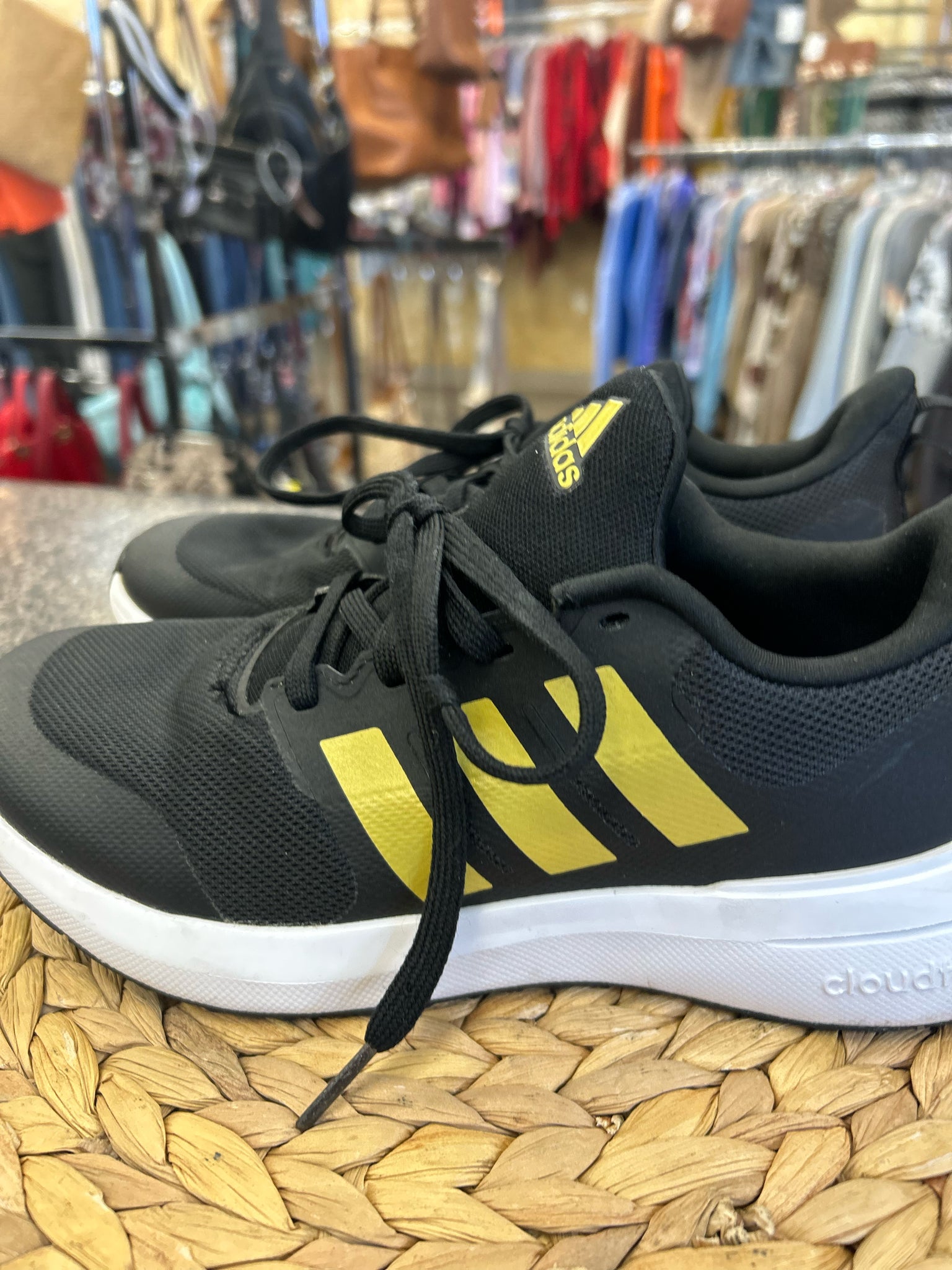 Pre-owned ADIDAS Black Gold Trim Size 5.5 Sneaker