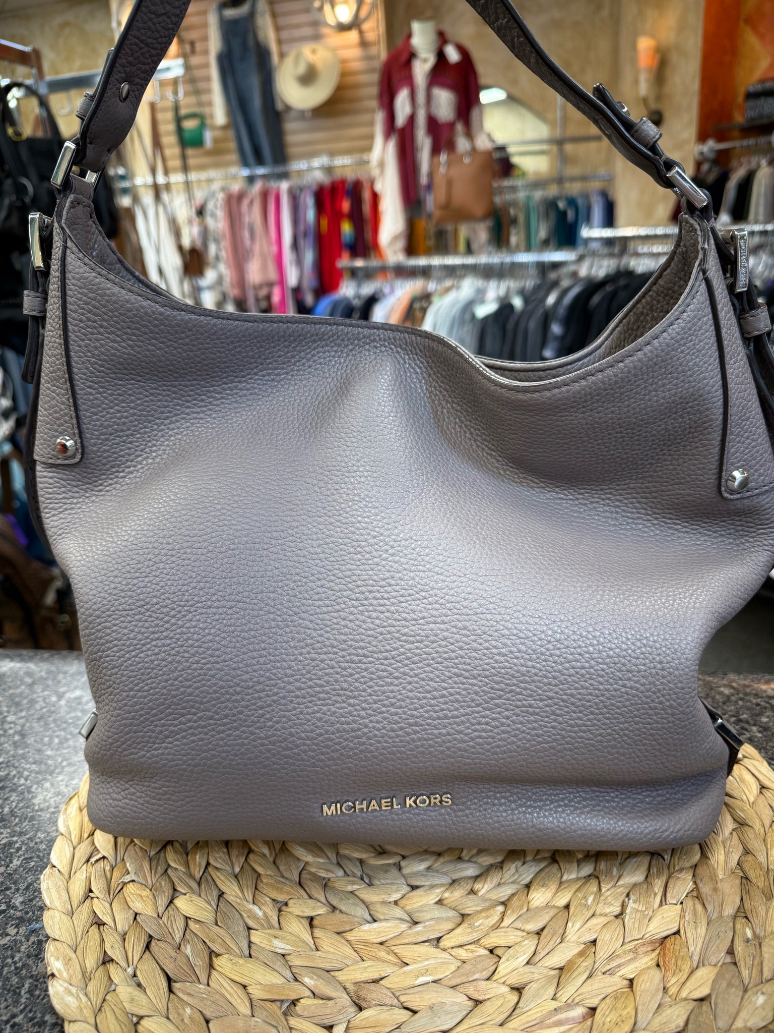 Pre-owned MICHAEL KORS Gray Shoulder Designer Purse