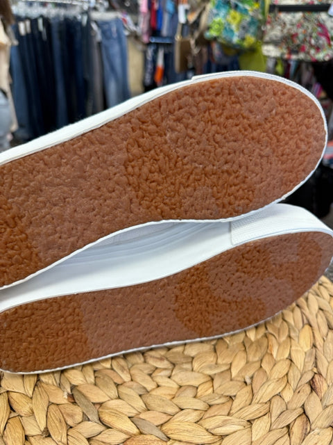 New  Without Tag SUPERGA White Size 9 Sneaker