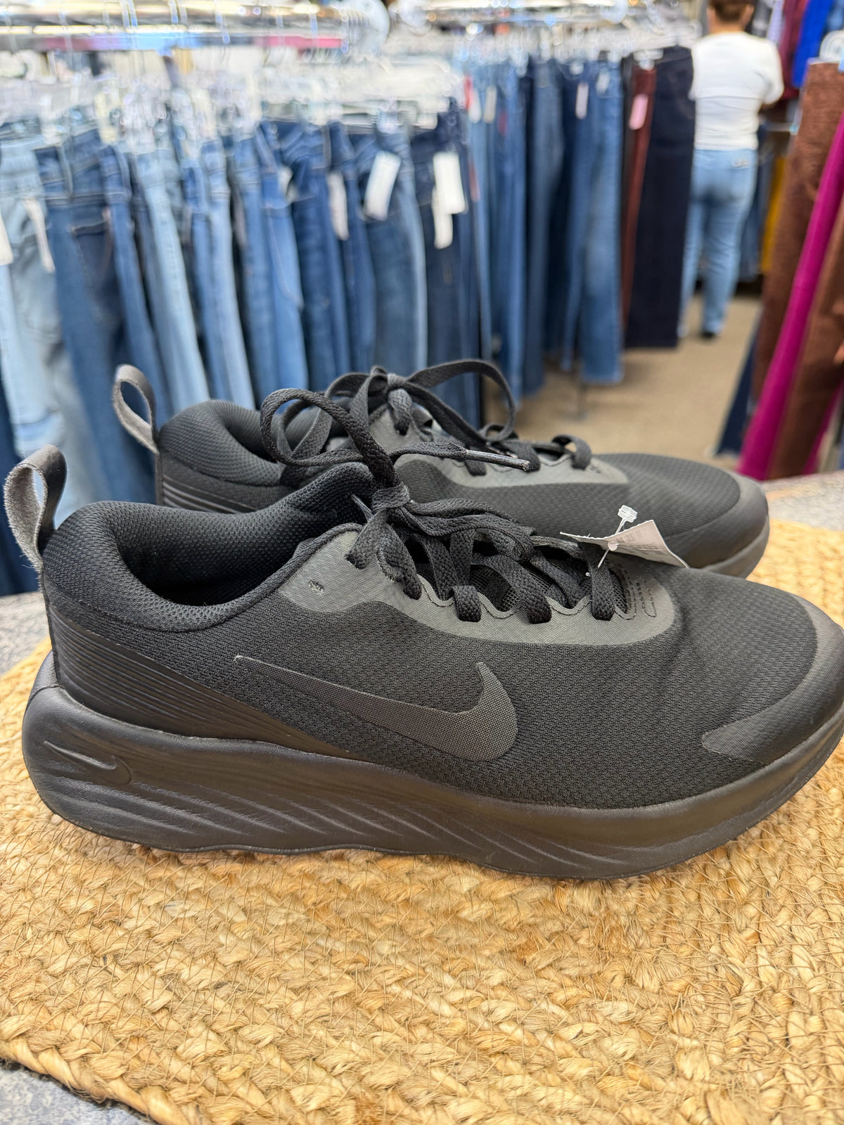 Pre-owned NIKE Black Size 9 Sneaker