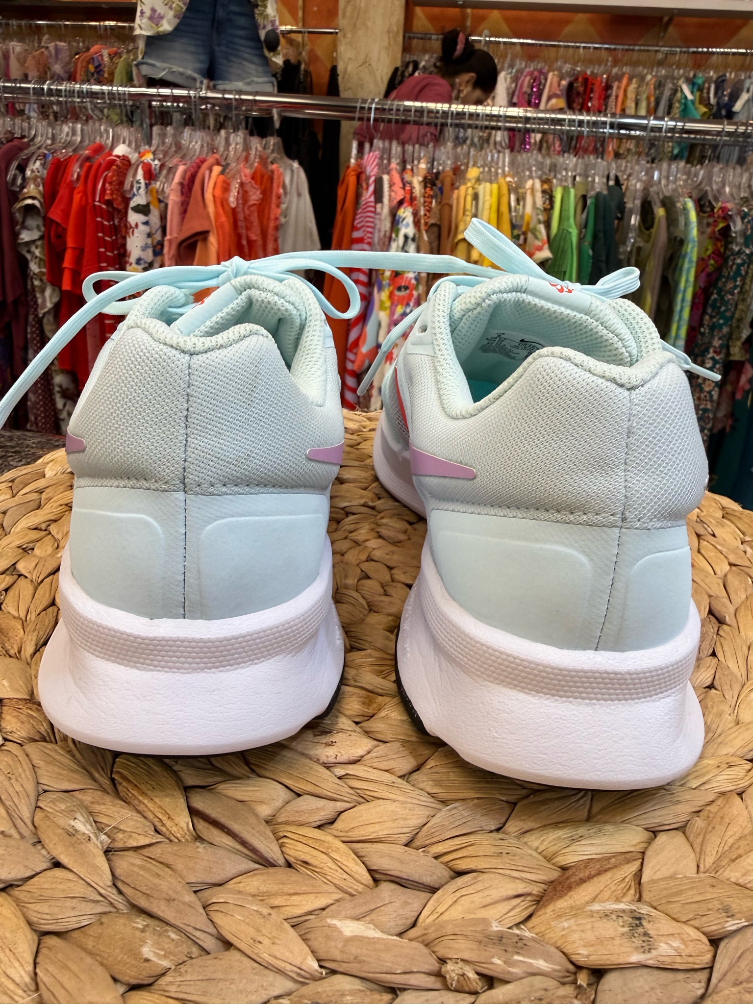 Pre-owned NIKE Light blue Orange Trim Size 8 Sneaker