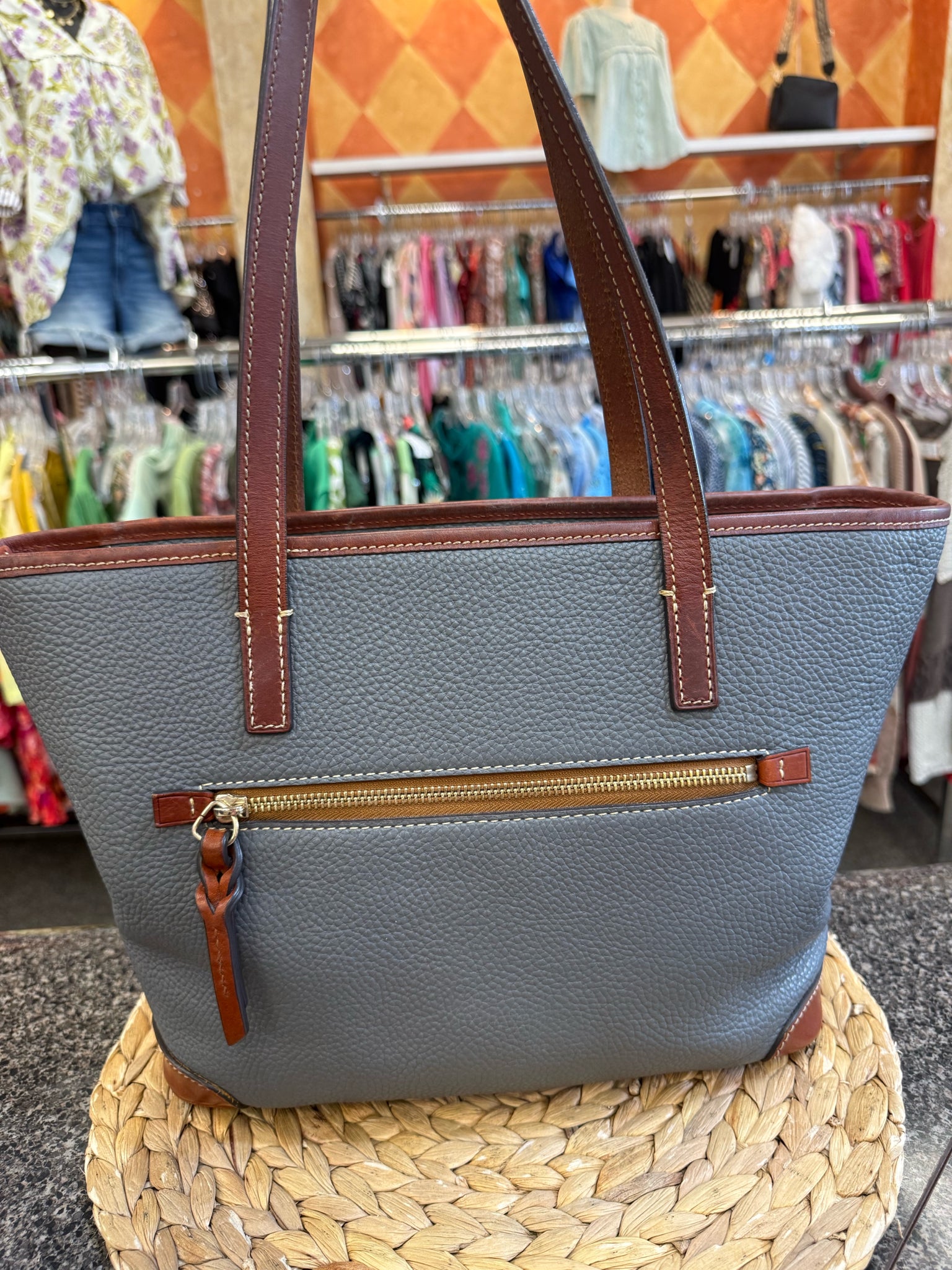 Pre-owned DOONEY&BOURKE Gray Brown Trim Shoulder Designer Purse