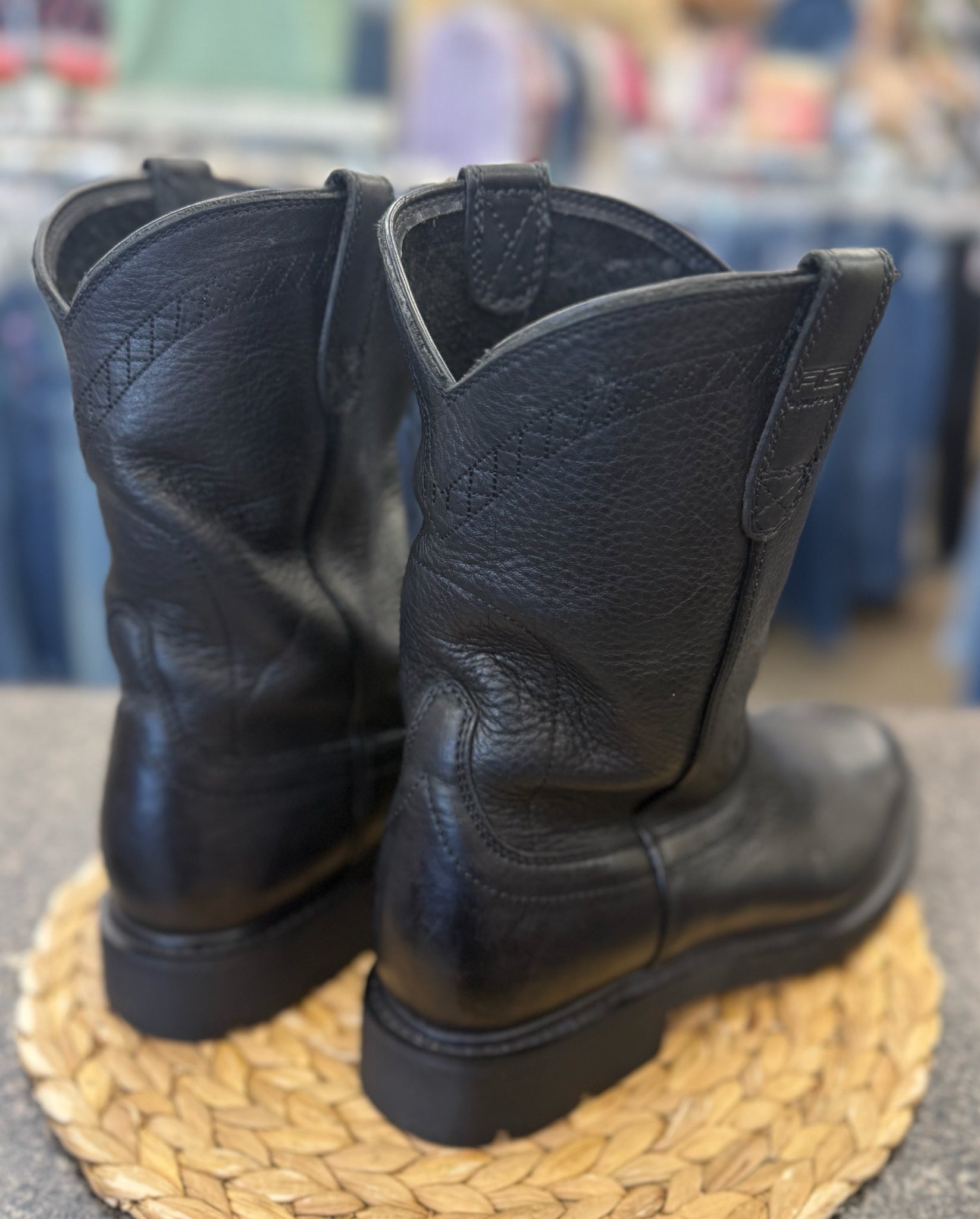 Pre-owned ARIAT Black SHOE SIZE 10.5 Mens Designer Boot