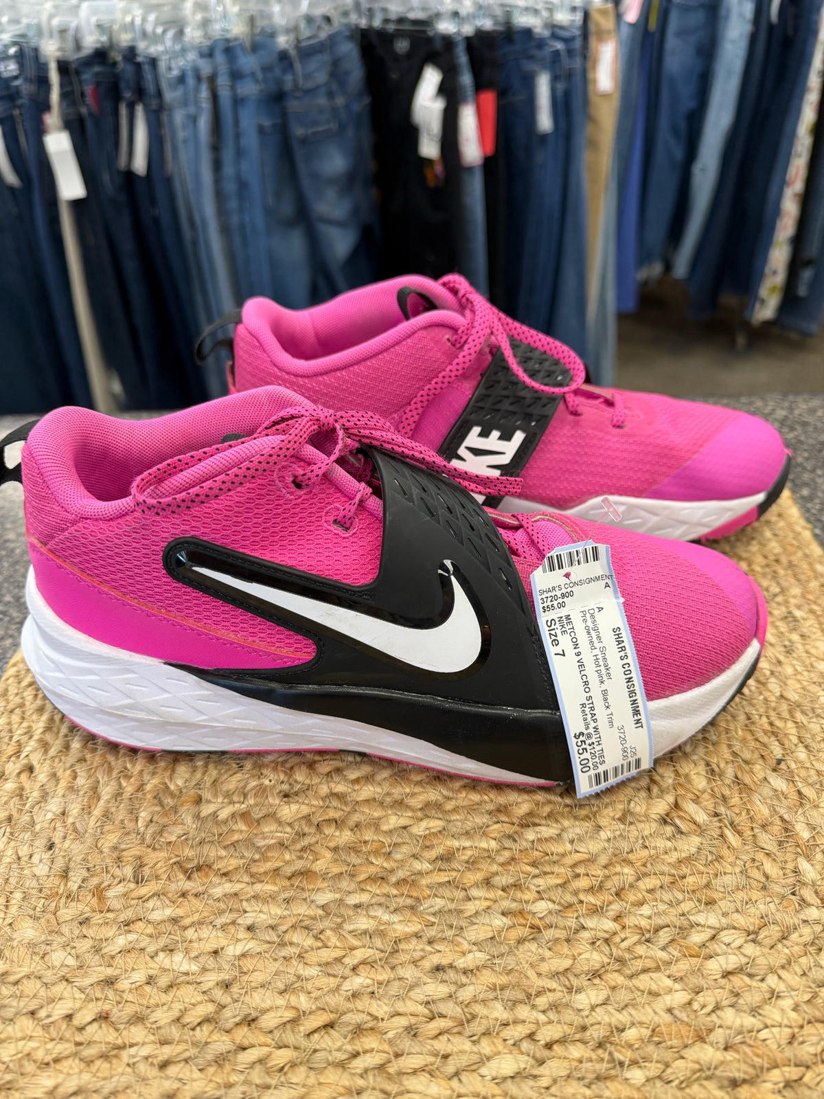 Pre-owned NIKE Hot pink Black Trim Size 7 Designer Sneaker