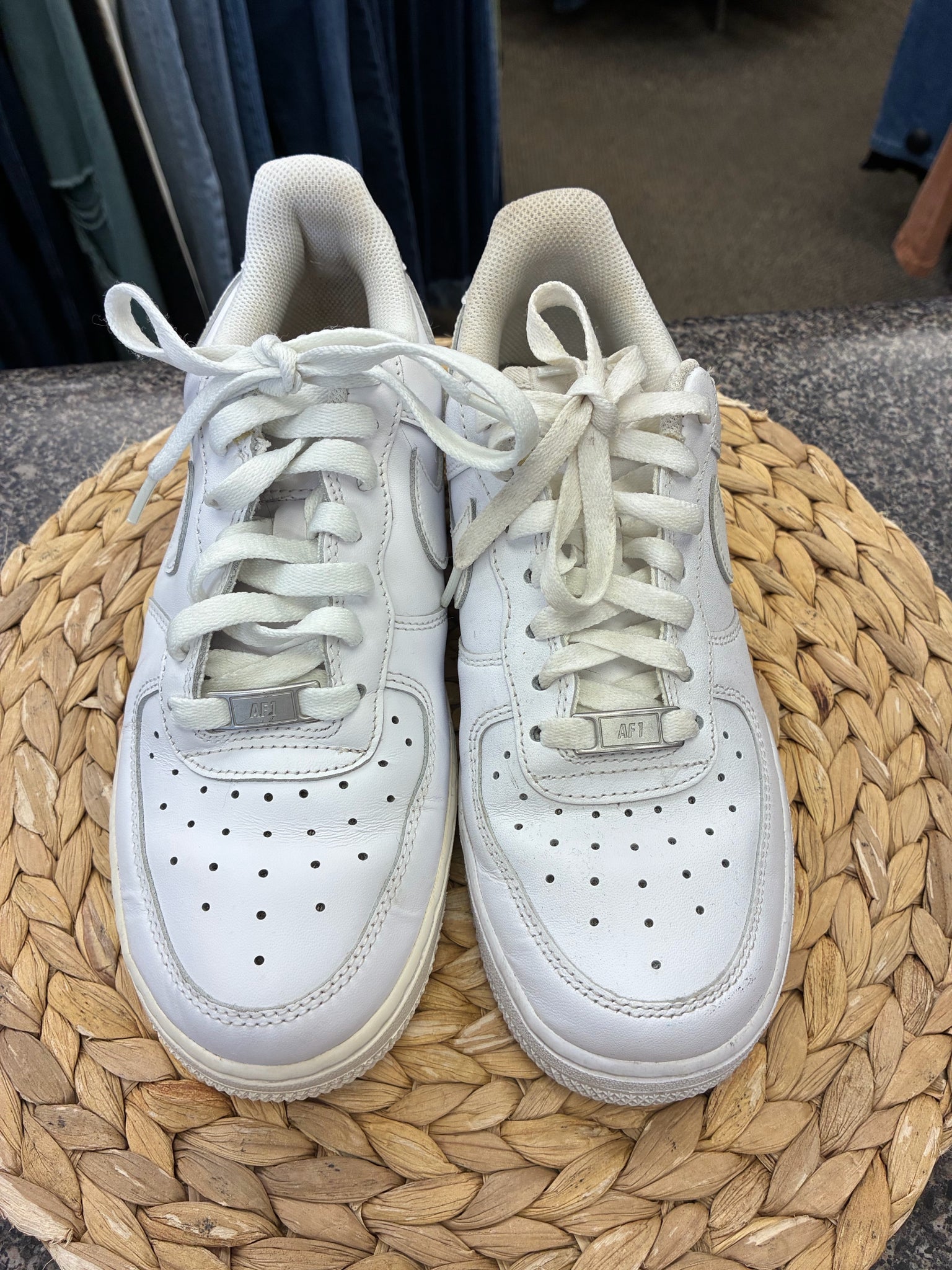 Pre-owned NIKE AIR FORCE White Size 8.5 Designer Sneaker