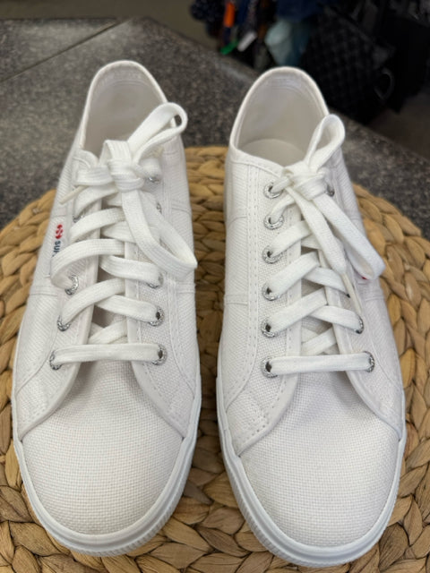 New  Without Tag SUPERGA White Size 9 Sneaker