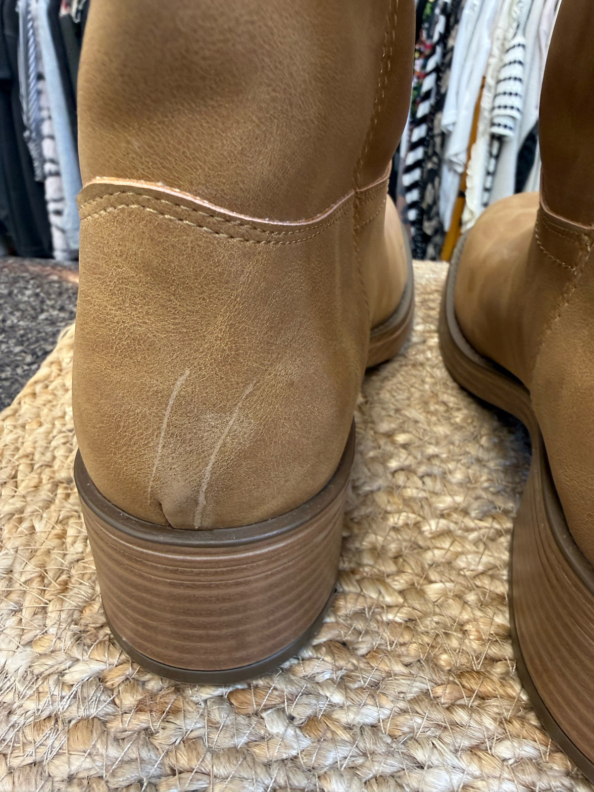 Pre-owned STEVE MADDEN Tan Size 6.5 Boot