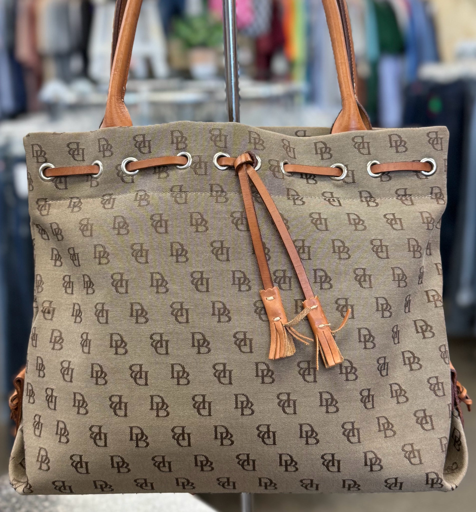 Pre-owned DOONEY&BOURKE Tan Signature Light brown Shoulder Designer Purse