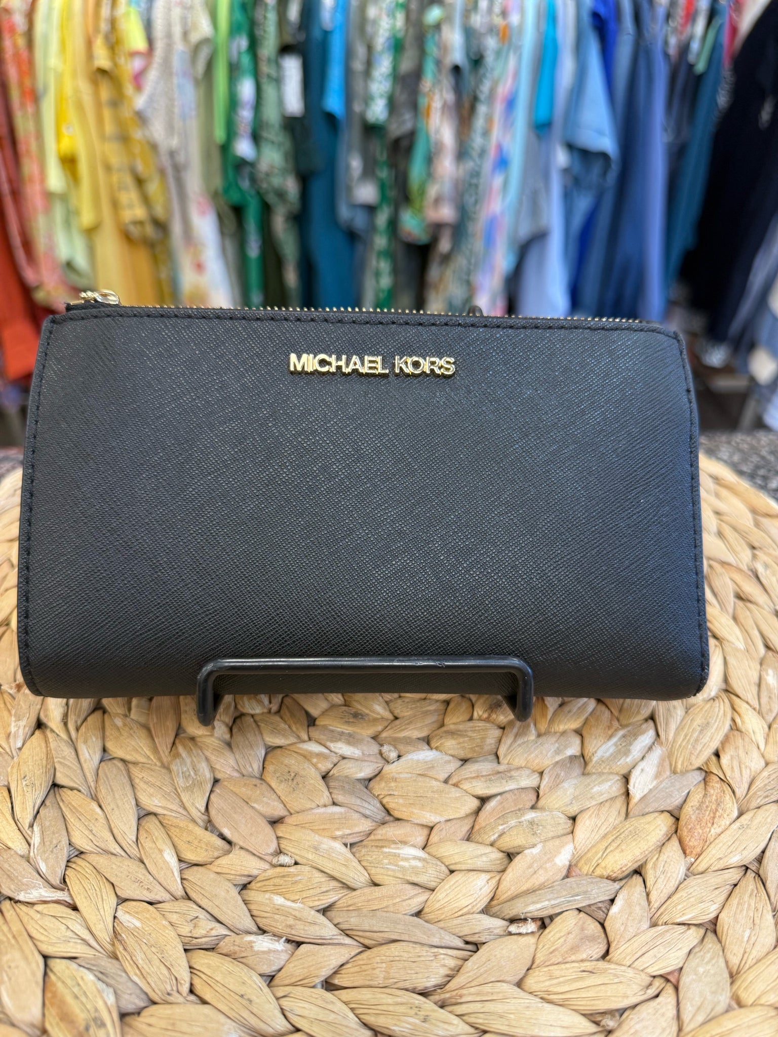 Pre-owned MICHAEL KORS Black Gold Trim WALLET SIZE Regular Wallet