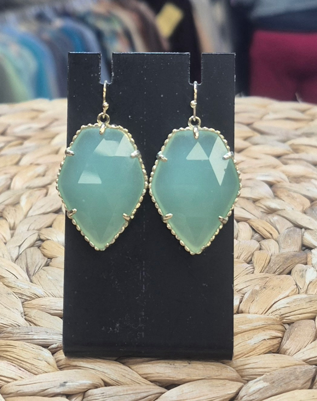 Pre-owned KENDRA SCOTT Mint Gold Trim Designer Earring