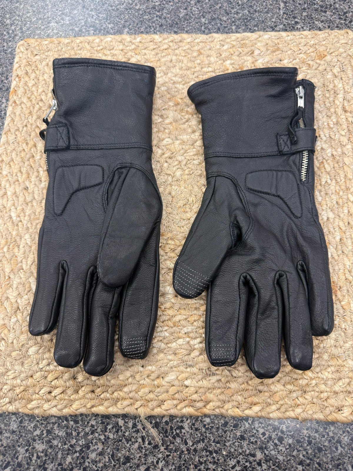 New with Tag Harley Davidson Black Gloves