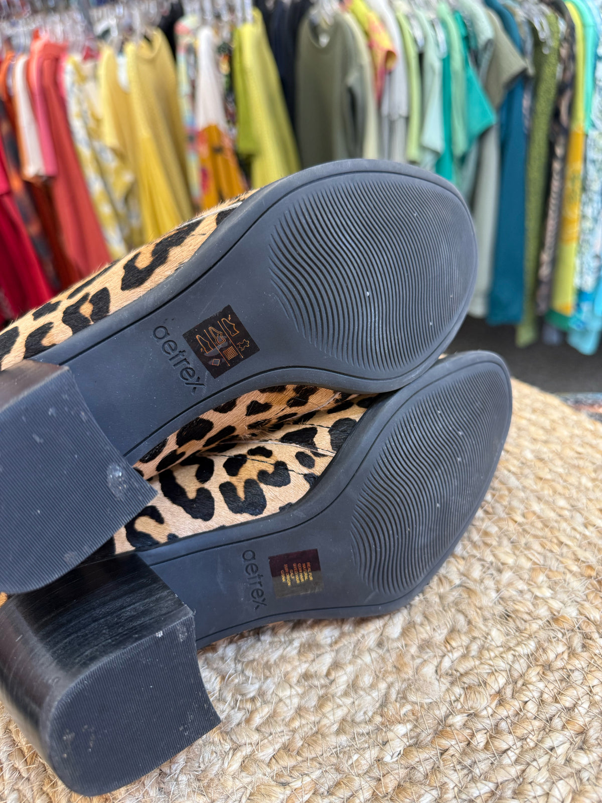 Pre-owned aetrex Leopard Size 7 Bootie