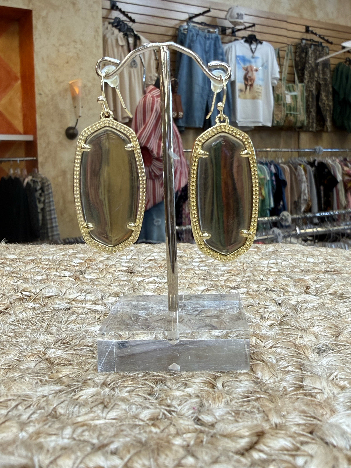 Pre-owned KENDRA SCOTT Olive Gold Trim Designer Earring