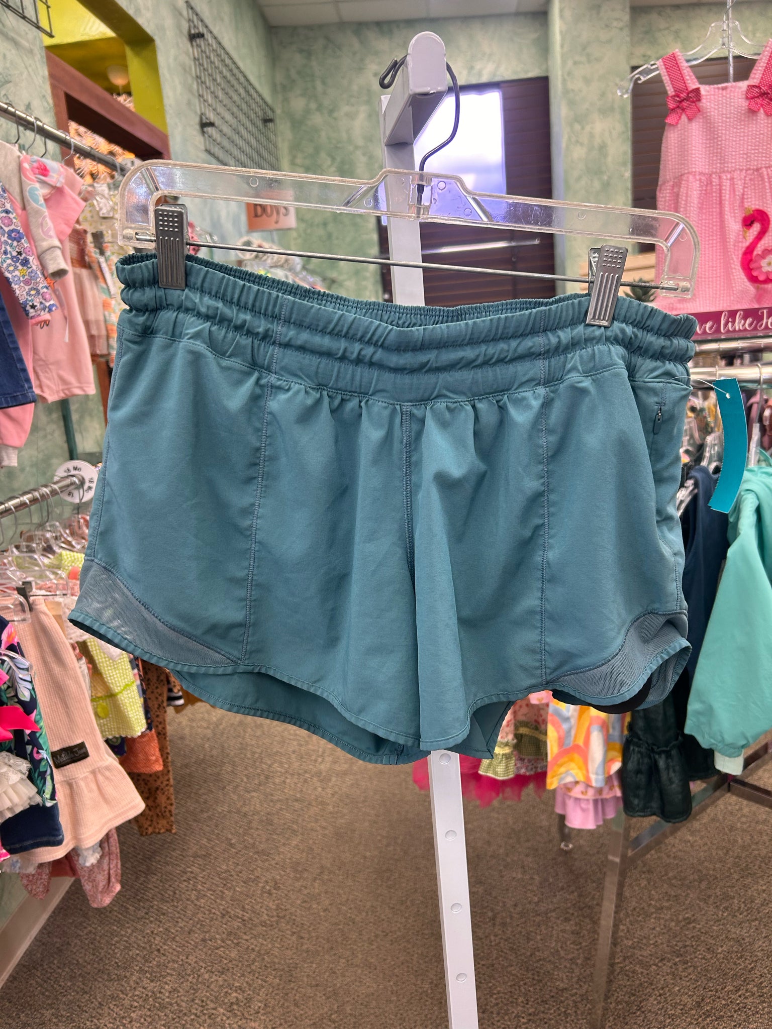 Pre-owned Lululemon Dark teal Size 6 Shorts