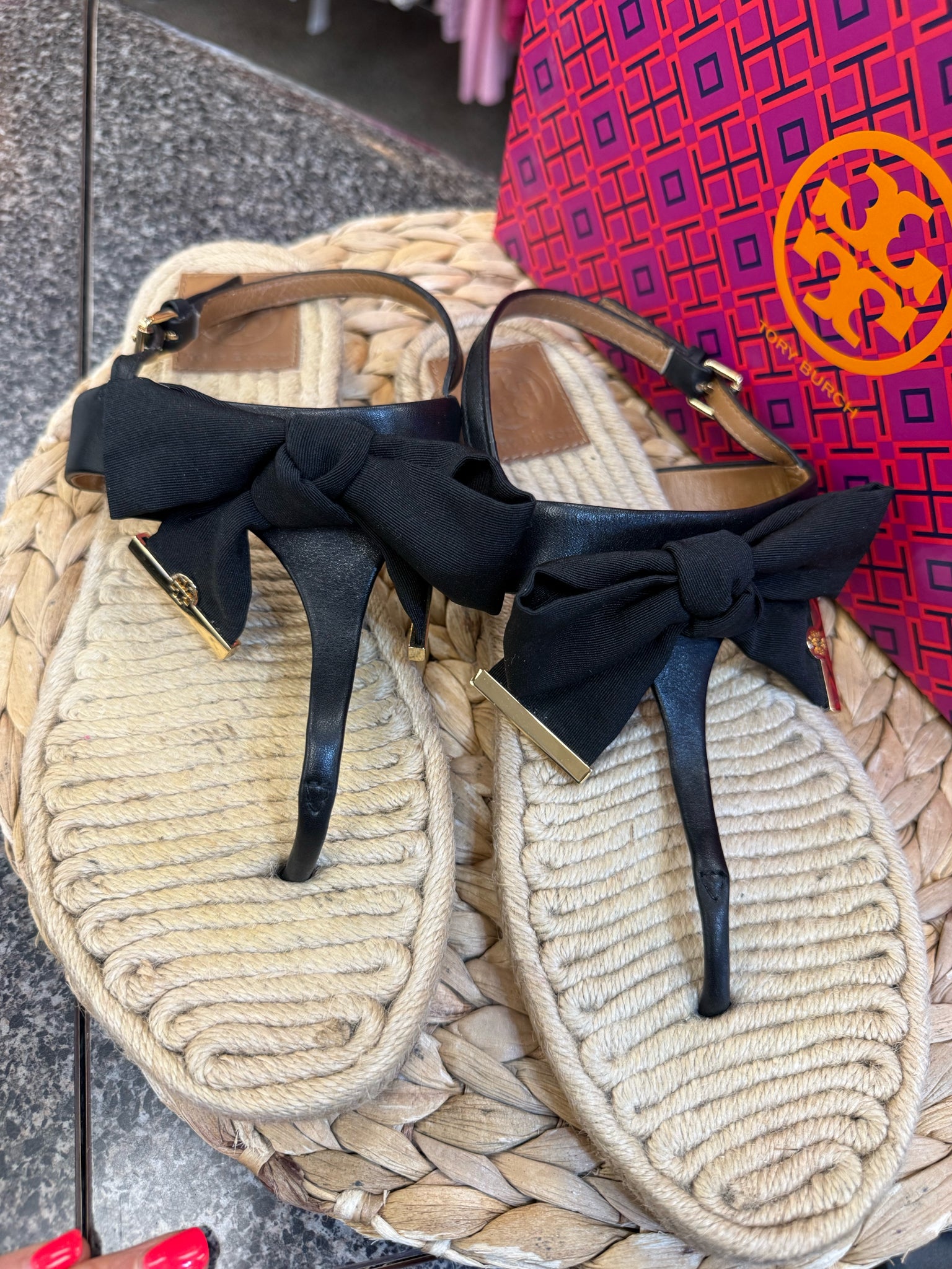 Pre-owned TORY BURCH Black Tan Inside Size 11 Designer Sandal