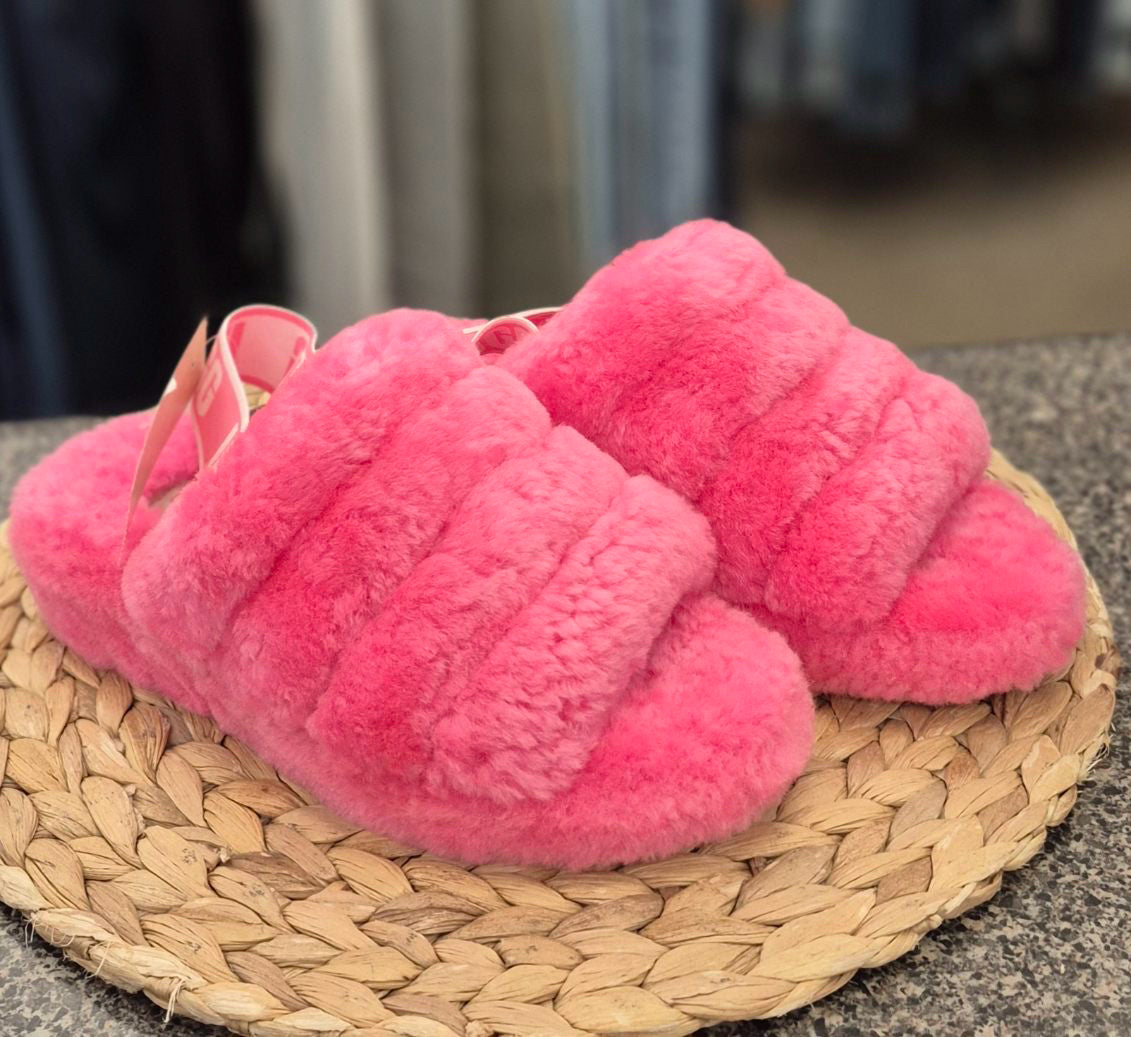 Pre-owned UGG Hot pink Size 6 Designer Slipper