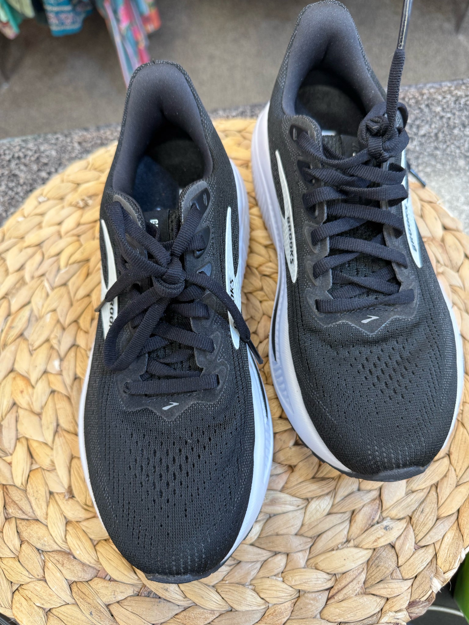 Pre-owned BROOKS Black White Trim Size 6.5 Designer Sneaker
