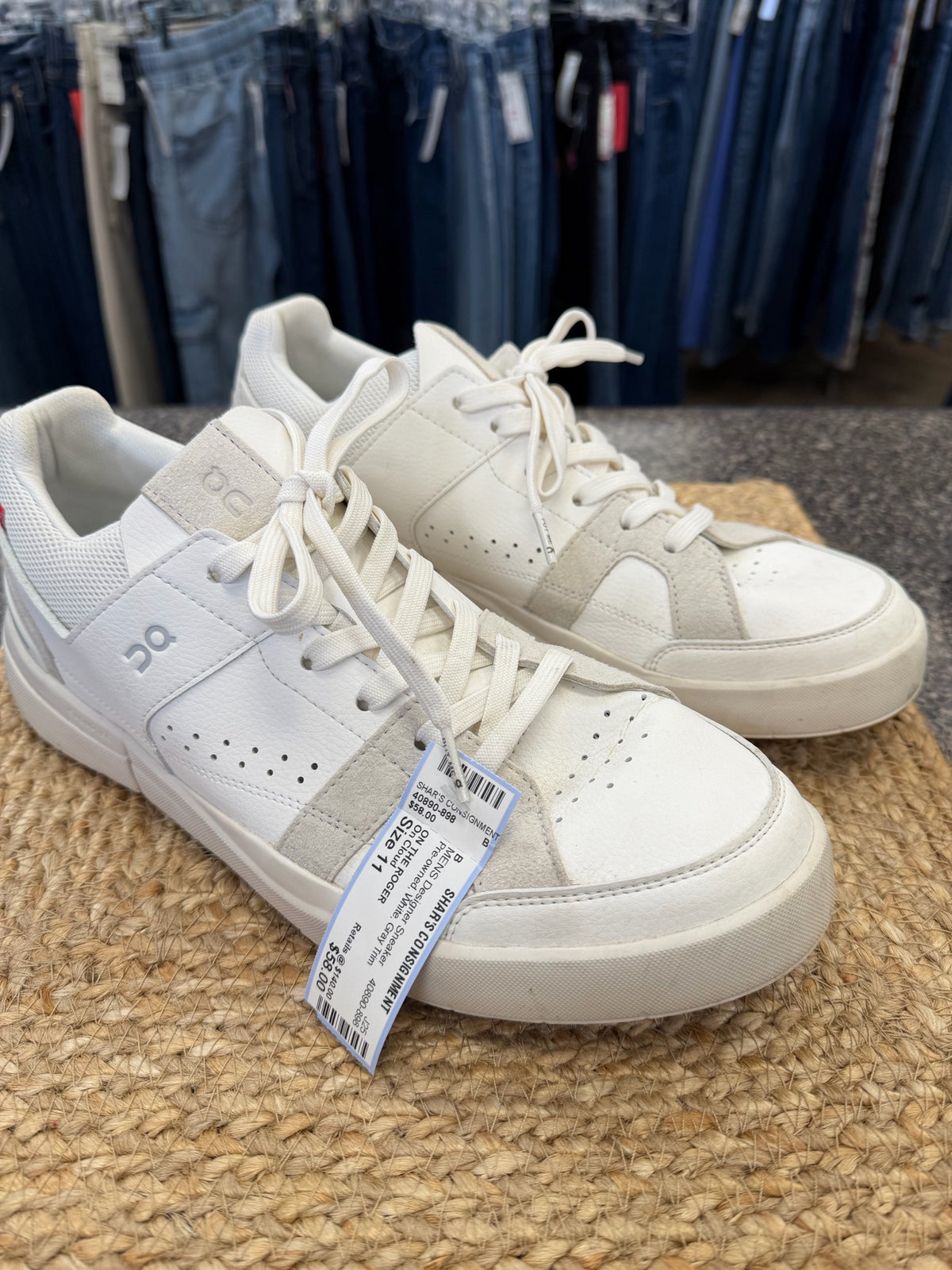 Pre-owned On Cloud White Gray Trim SHOE SIZE 11 MENS Designer Sneaker