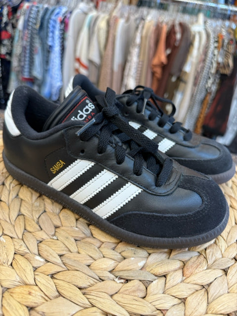 New  Without Tag ADIDAS Black White Trim C-SIZE 1.5 Boys Sneaker