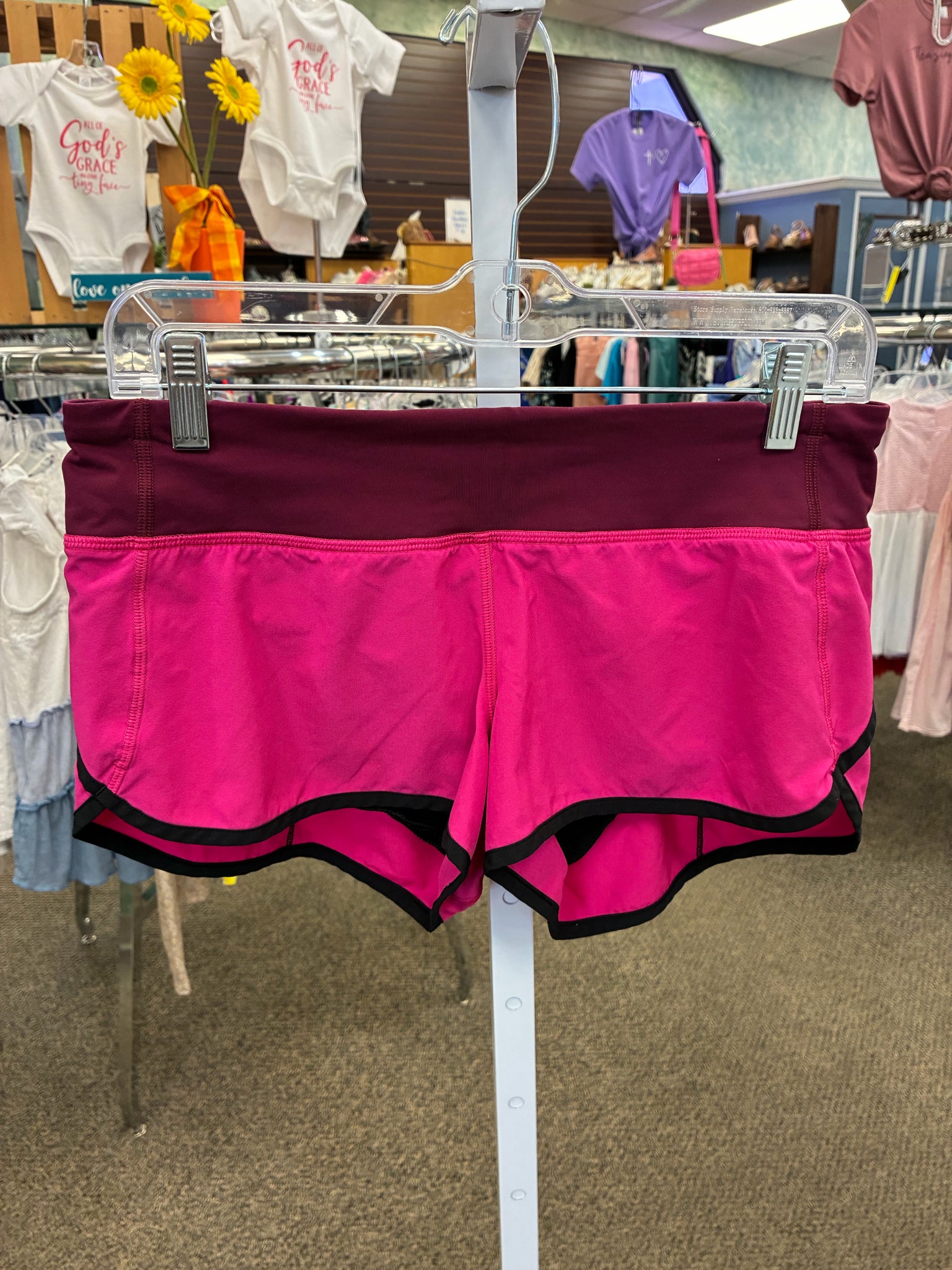 Pre-owned Lululemon Dark pink Black Trim Size 6 Shorts