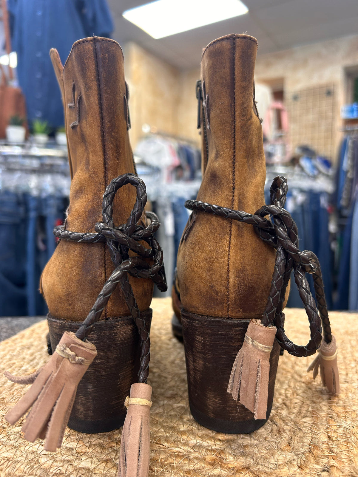Pre-owned MISS MACIE Light brown Dark Brown Trim Size 10 Designer Bootie