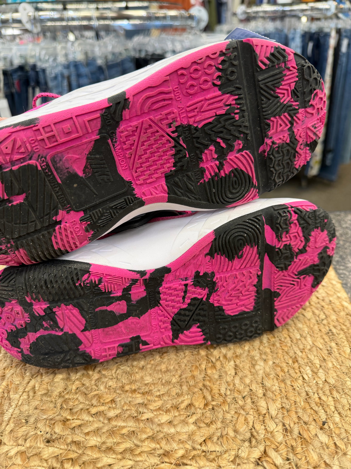 Pre-owned NIKE Hot pink Black Trim Size 7 Designer Sneaker