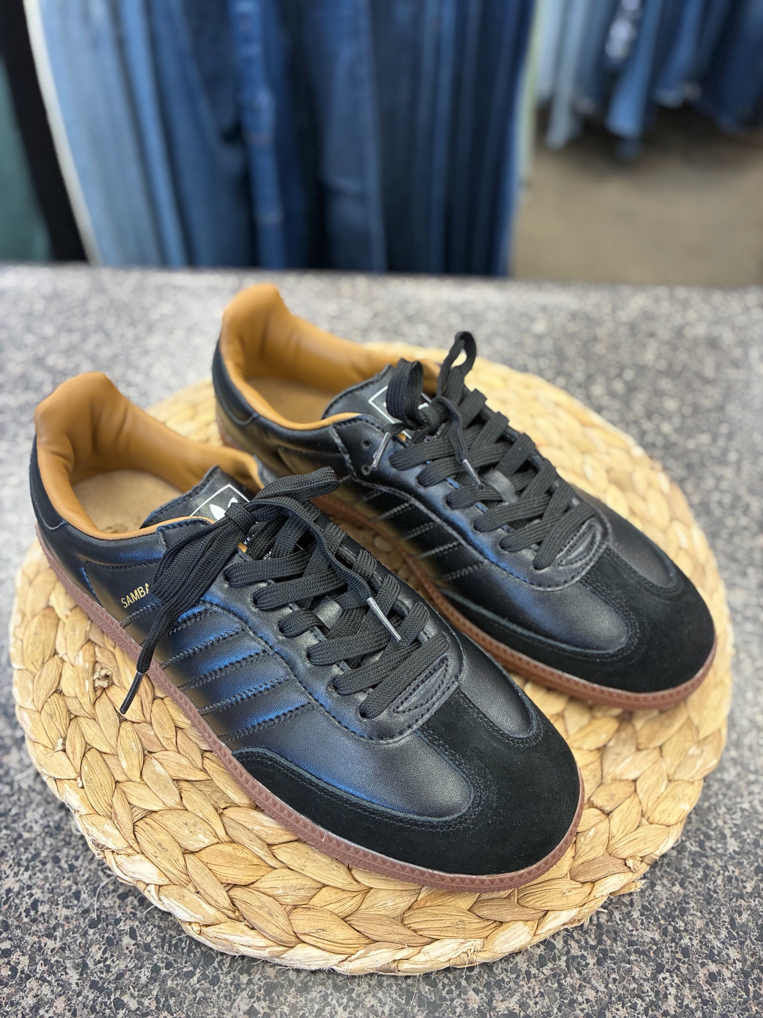 New  Without Tag ADIDAS Black Brown Trim SHOE SIZE 11 MENS Designer Sneaker