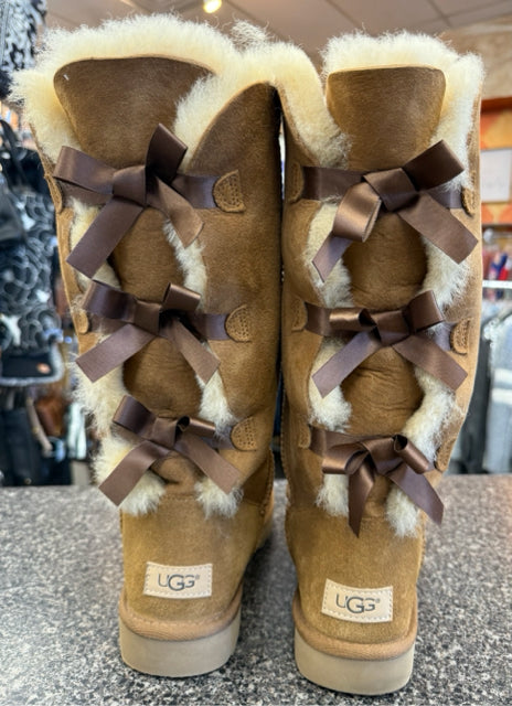 New  Without Tag UGG Tan Size 9 Designer Boot