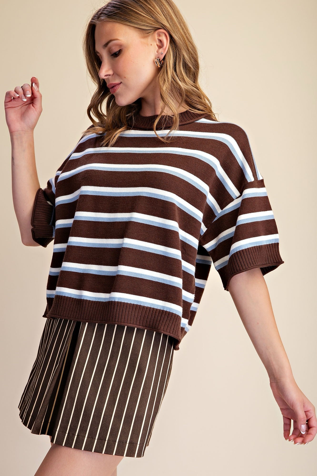 New GLAM Brown Pinstripe Light Blue Size S Short Sleeve Sweater