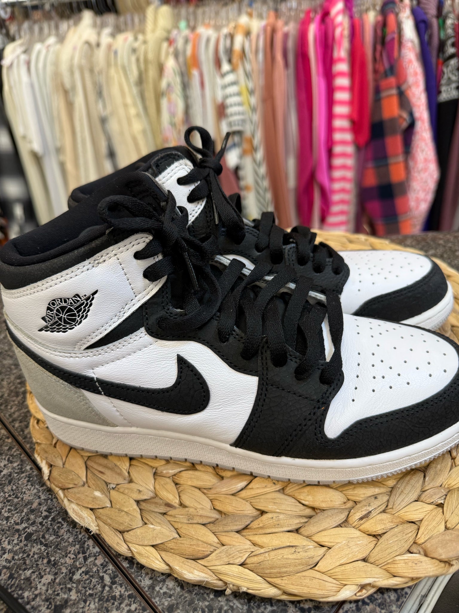 Pre-owned AIR JORDAN Gray Black C-SIZE 6.5 Boys Designer Sneaker