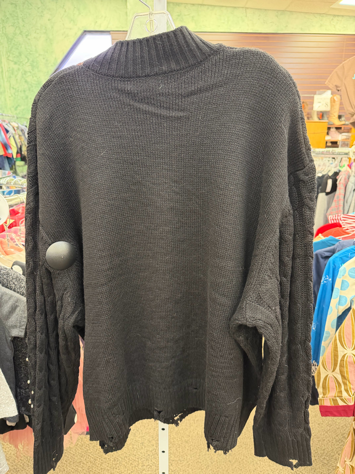Pre-owned HYFVE Black Size L Long Sleeve Sweater
