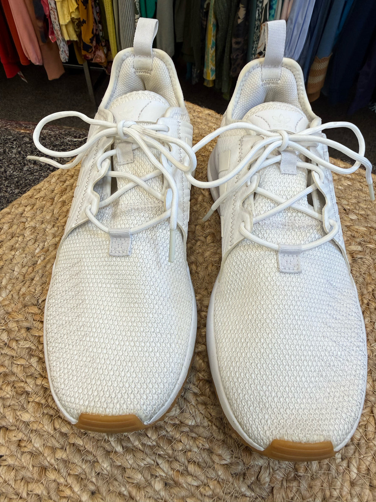 New with Tag ADIDAS Off white Size 7 Sneaker