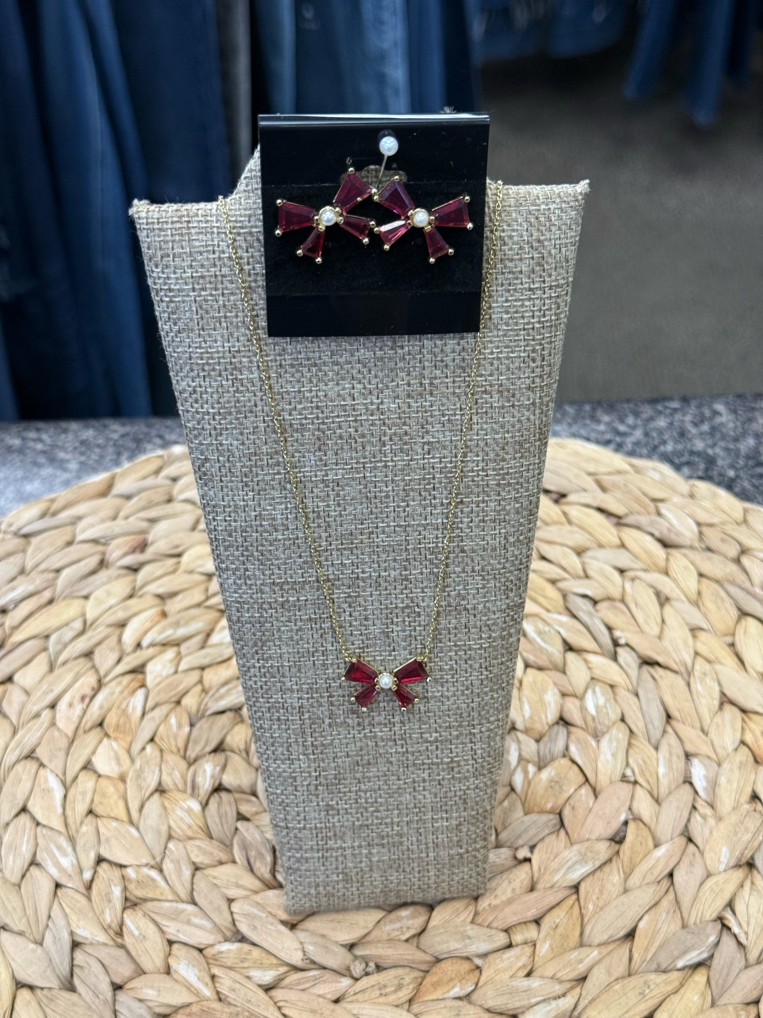Pre-owned KENDRA SCOTT Red Gold Designer Necklace Set