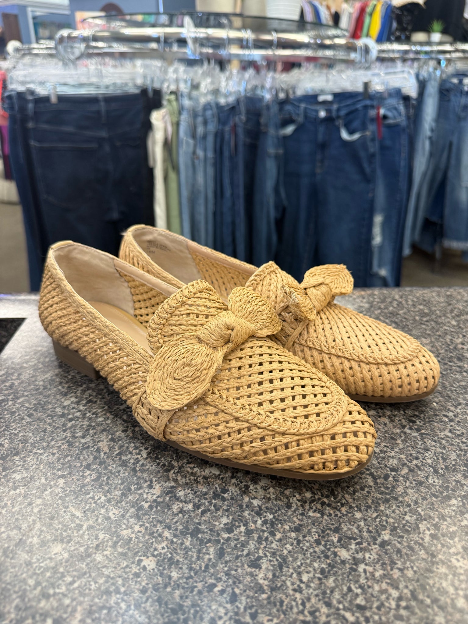 New  Without Tag CHARLES DAVID Tan Size 10 Shoe