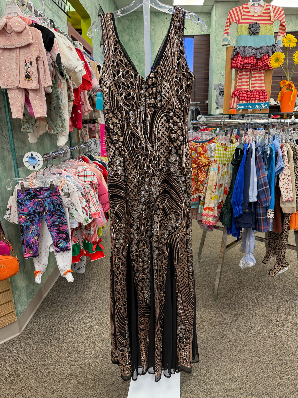 New with Tag R&M RICHARDS Gold Black Size 8 Designer Dress